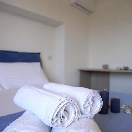 Stefania カステルサルド